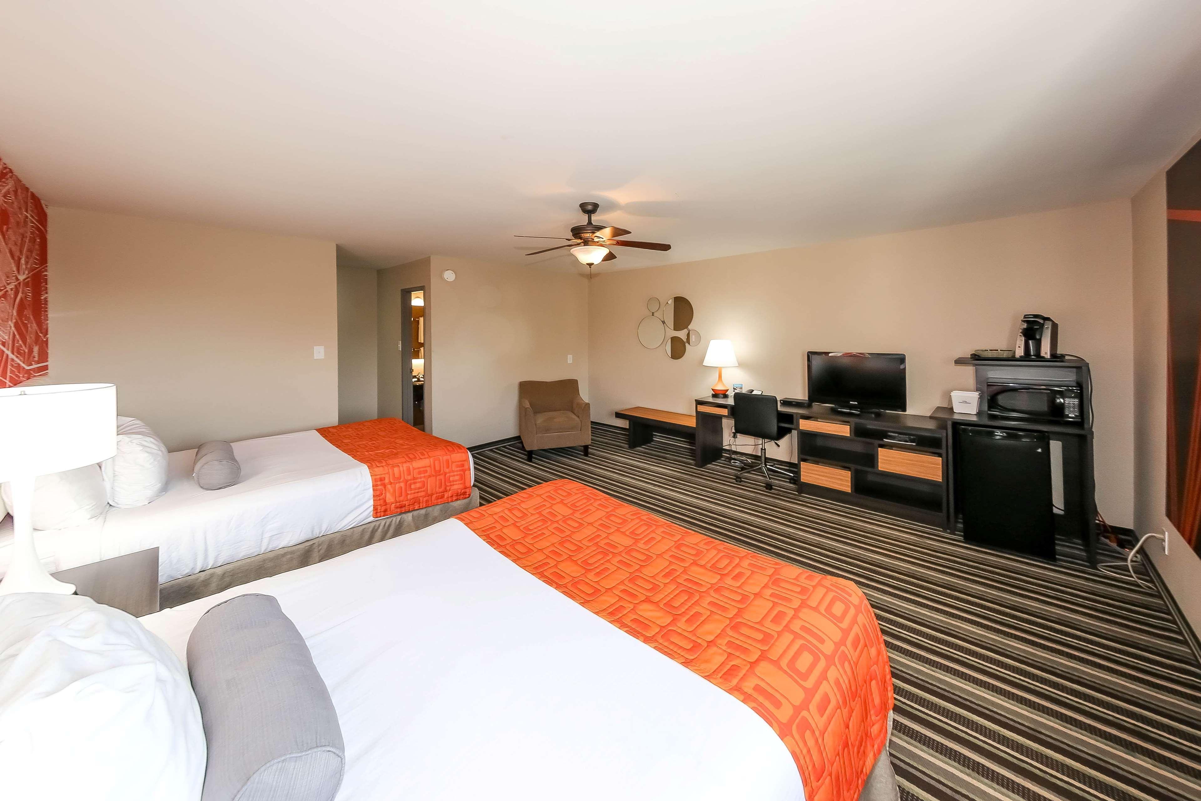 ฮาวเวิร์ด จอห์นสัน บาย วินด์แฮม วินนิเปก เวสต์ Hotel วินนิเพก ภายนอก รูปภาพ