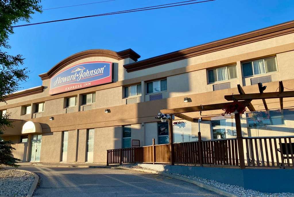 ฮาวเวิร์ด จอห์นสัน บาย วินด์แฮม วินนิเปก เวสต์ Hotel วินนิเพก ภายนอก รูปภาพ