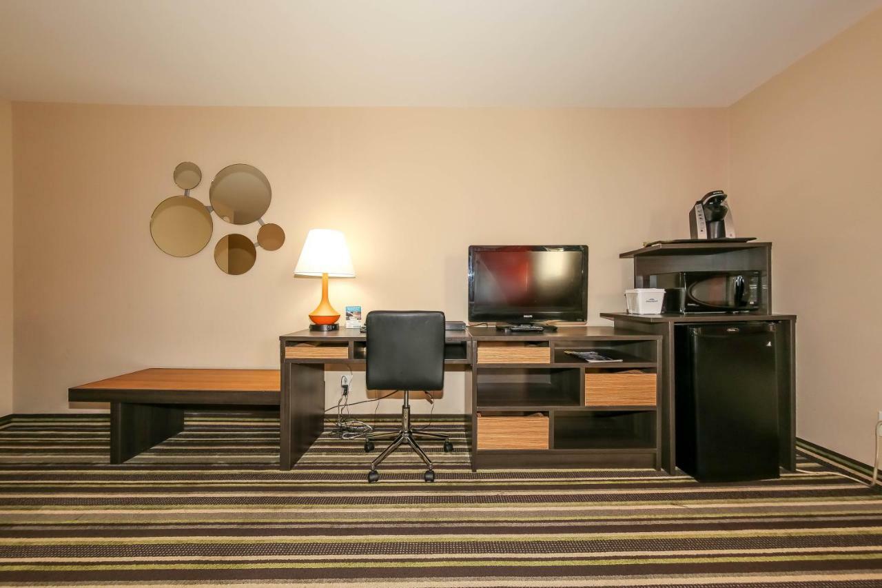 ฮาวเวิร์ด จอห์นสัน บาย วินด์แฮม วินนิเปก เวสต์ Hotel วินนิเพก ภายนอก รูปภาพ